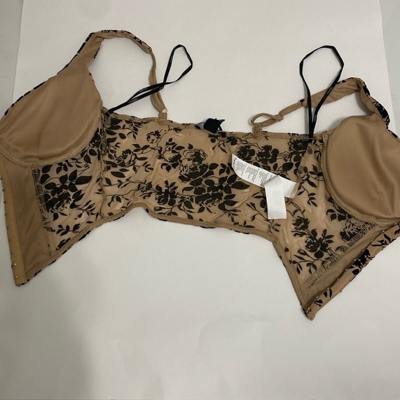 Windsor Beige corset  crop tank with Black velvet Floral print in size small new - Picture 5 of 9